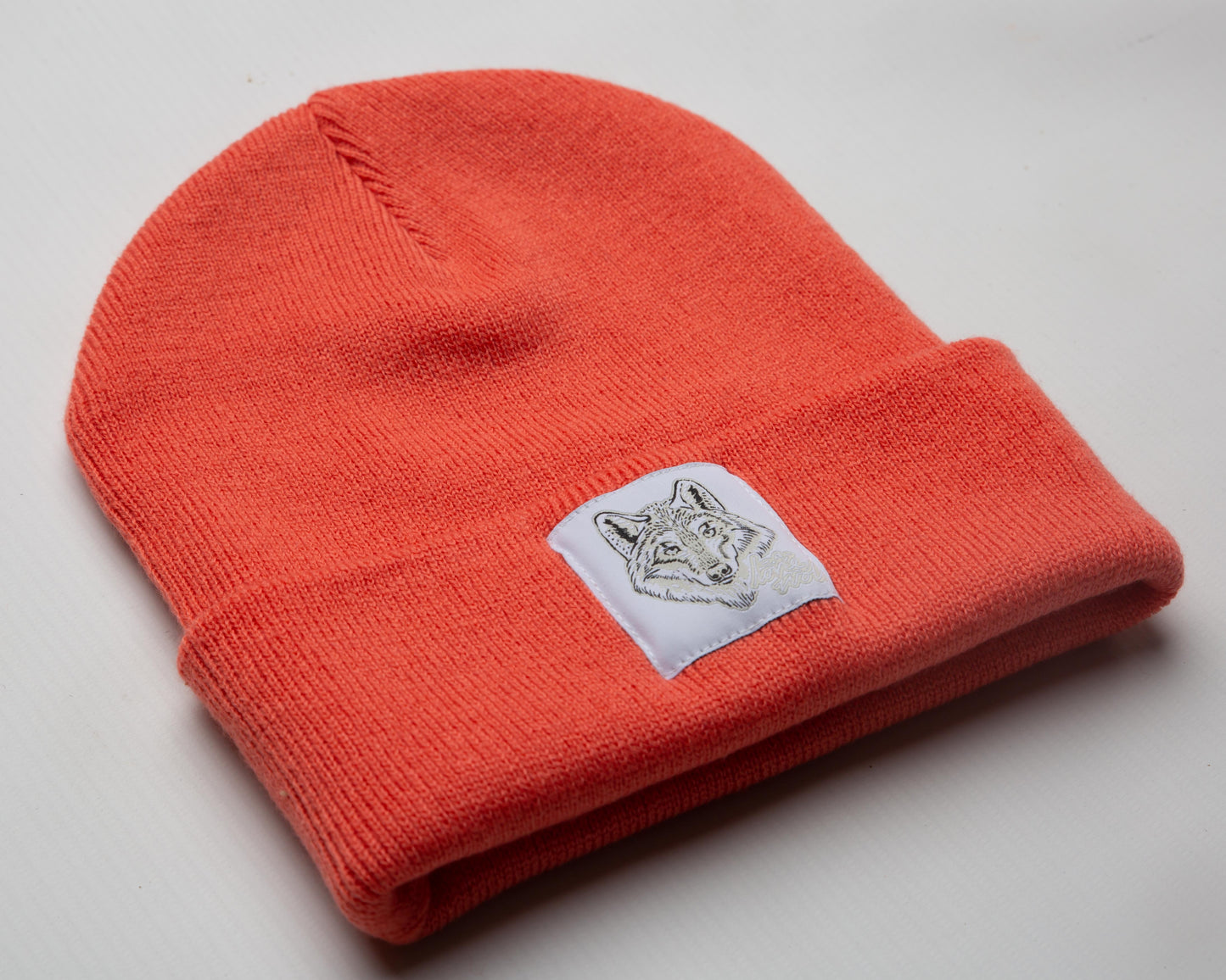 Lone Wolf beanie - Coral
